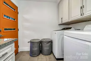 215 E Oakview Rd, Asheville, NC 28806 - Photo 13