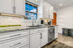 215 E Oakview Rd, Asheville, NC 28806 - Photo 9