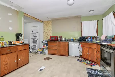 304 Deerchase Circle, Statesville, NC 28625 - Photo 9