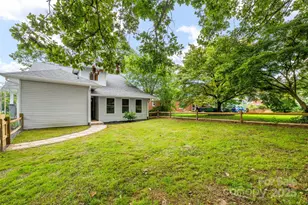 806 4th St Dr NW, Hickory, NC 28601 - Photo 7