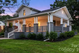 806 4th St Dr NW, Hickory, NC 28601 - Photo 1