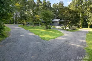 1932 Slater Rd, Charlotte, NC 28216 - Photo 3