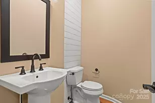 35 Mountain Lake Dr, Hendersonville, NC 28739 - Photo 21