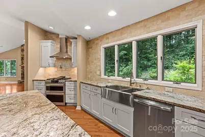 35 Mountain Lake Drive, Hendersonville, NC 28739 - Photo 15