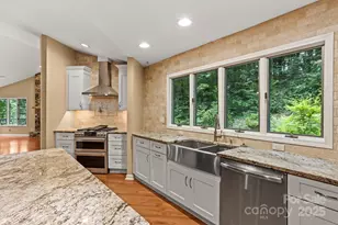 35 Mountain Lake Dr, Hendersonville, NC 28739 - Photo 15