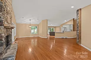 35 Mountain Lake Dr, Hendersonville, NC 28739 - Photo 11