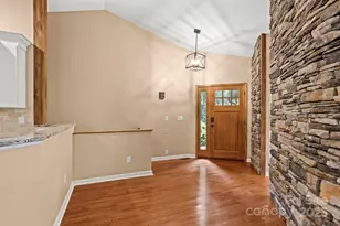 35 Mountain Lake Dr, Hendersonville, NC 28739 - Photo 5