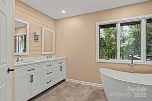 35 Mountain Lake Dr, Hendersonville, NC 28739 - Photo 23