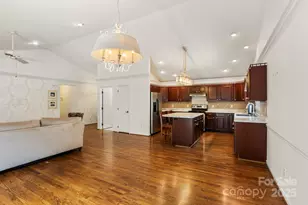 315 Charlestown Dr, Hendersonville, NC 28792 - Photo 11