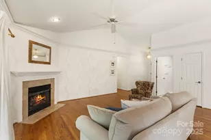 315 Charlestown Dr, Hendersonville, NC 28792 - Photo 9