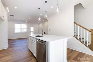 6027 Pivot Ct, Charlotte, NC 28205 - Photo 5