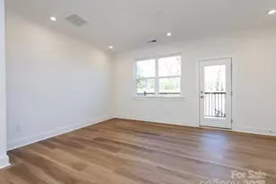 6027 Pivot Ct, Charlotte, NC 28205 - Photo 9