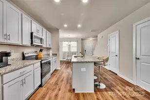 231 Hoskins Ave Dr, Charlotte, NC 28208 - Photo 15