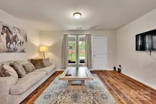 231 Hoskins Ave Dr, Charlotte, NC 28208 - Photo 17