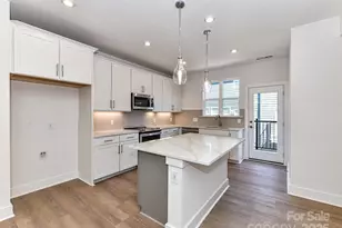 7011 Impulse Ct, Charlotte, NC 28205 - Photo 5