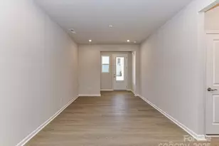 3041 Hutton Gdns Ln, Charlotte, NC 28269 - Photo 5