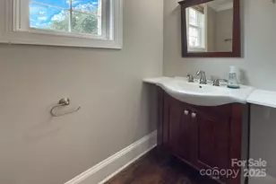 823 Sedgefield Rd, Charlotte, NC 28209 - Photo 17