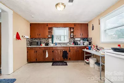 3948 Main Avenue Drive NW, Hickory, NC 28601 - Photo 3