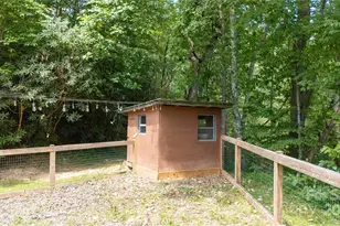 2038 Toms Creek Rd, Marion, NC 28752 - Photo 5