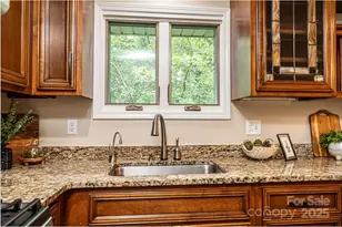 6164 N Knoll Pl, Hickory, NC 28601 - Photo 11