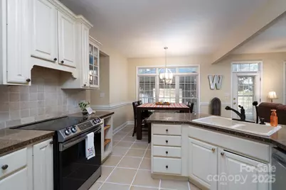 709 Carson Court, Kannapolis, NC 28083 - Photo 5