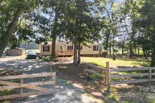 156 White Poplar St, Ramseur, NC 27316 - Photo 5