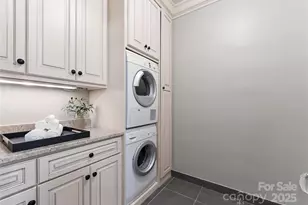 215 N Pine St, Charlotte, NC 28202 - Photo 9