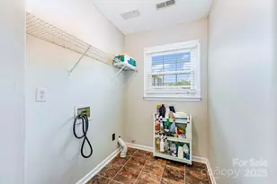 4306 Wynborough Ln, Charlotte, NC 28269 - Photo 11