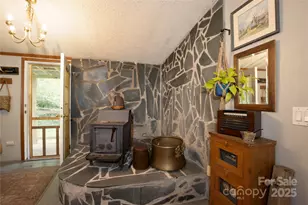 614 Upper Doe Bag Rd, Green Mountain, NC 28740 - Photo 27