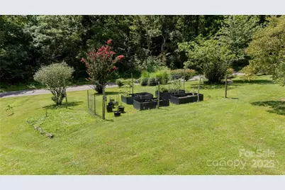 614 Upper Doe Bag Road, Green Mountain, NC 28740 - Photo 17