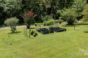 614 Upper Doe Bag Rd, Green Mountain, NC 28740 - Photo 17