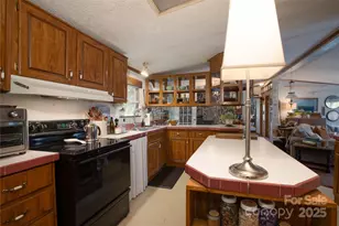 614 Upper Doe Bag Rd, Green Mountain, NC 28740 - Photo 31