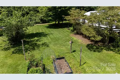 614 Upper Doe Bag Road, Green Mountain, NC 28740 - Photo 11