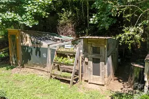 614 Upper Doe Bag Rd, Green Mountain, NC 28740 - Photo 7