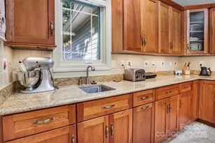 301 Gateway Dr, Hendersonville, NC 28739 - Photo 15