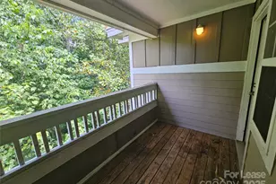 9811 Campus Walk Ln, Charlotte, NC 28262 - Photo 5