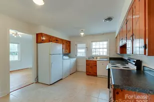 1432 Bevis Dr, Charlotte, NC 28209 - Photo 15