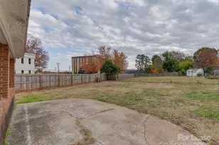 1432 Bevis Dr, Charlotte, NC 28209 - Photo 37