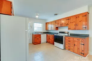 1432 Bevis Dr, Charlotte, NC 28209 - Photo 13