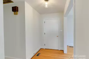 1432 Bevis Dr, Charlotte, NC 28209 - Photo 3