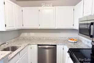 9211 Ravenwing Dr, Charlotte, NC 28262 - Photo 19