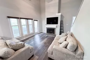 9211 Ravenwing Dr, Charlotte, NC 28262 - Photo 3