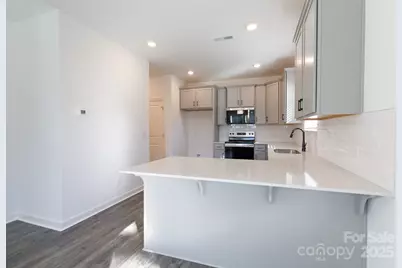 2032 Mandarin Boulevard, Charlotte, NC 28205 - Photo 11