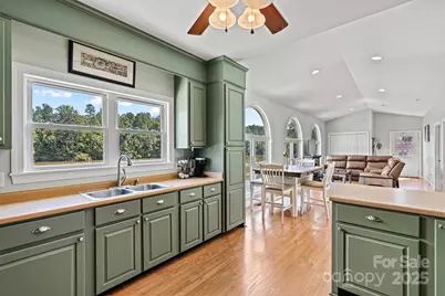 209 Catawba Avenue, Hickory, NC 28601 - Photo 13