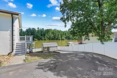 209 Catawba Avenue, Hickory, NC 28601 - Photo 11