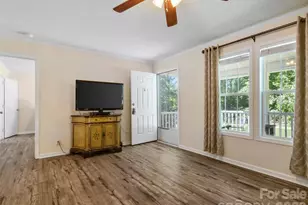 9 Sun Ridge Rd, Asheville, NC 28806 - Photo 5