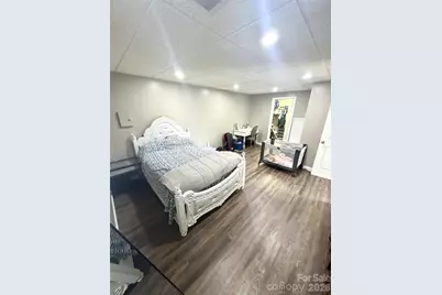 124 Mountain Valley Drive, Hendersonville, NC 28739 - Photo 25