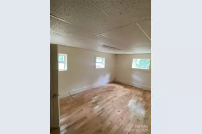 1215 W Payne Road, Marion, NC 28752 - Photo 9