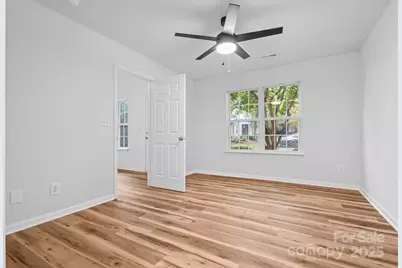 10862 Holly Ridge Boulevard, Charlotte, NC 28216 - Photo 7