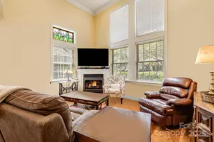 28 Trafalgar Cir, Asheville, NC 28805 - Photo 5